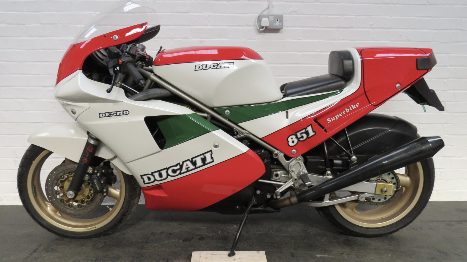 Ducati 851S - side